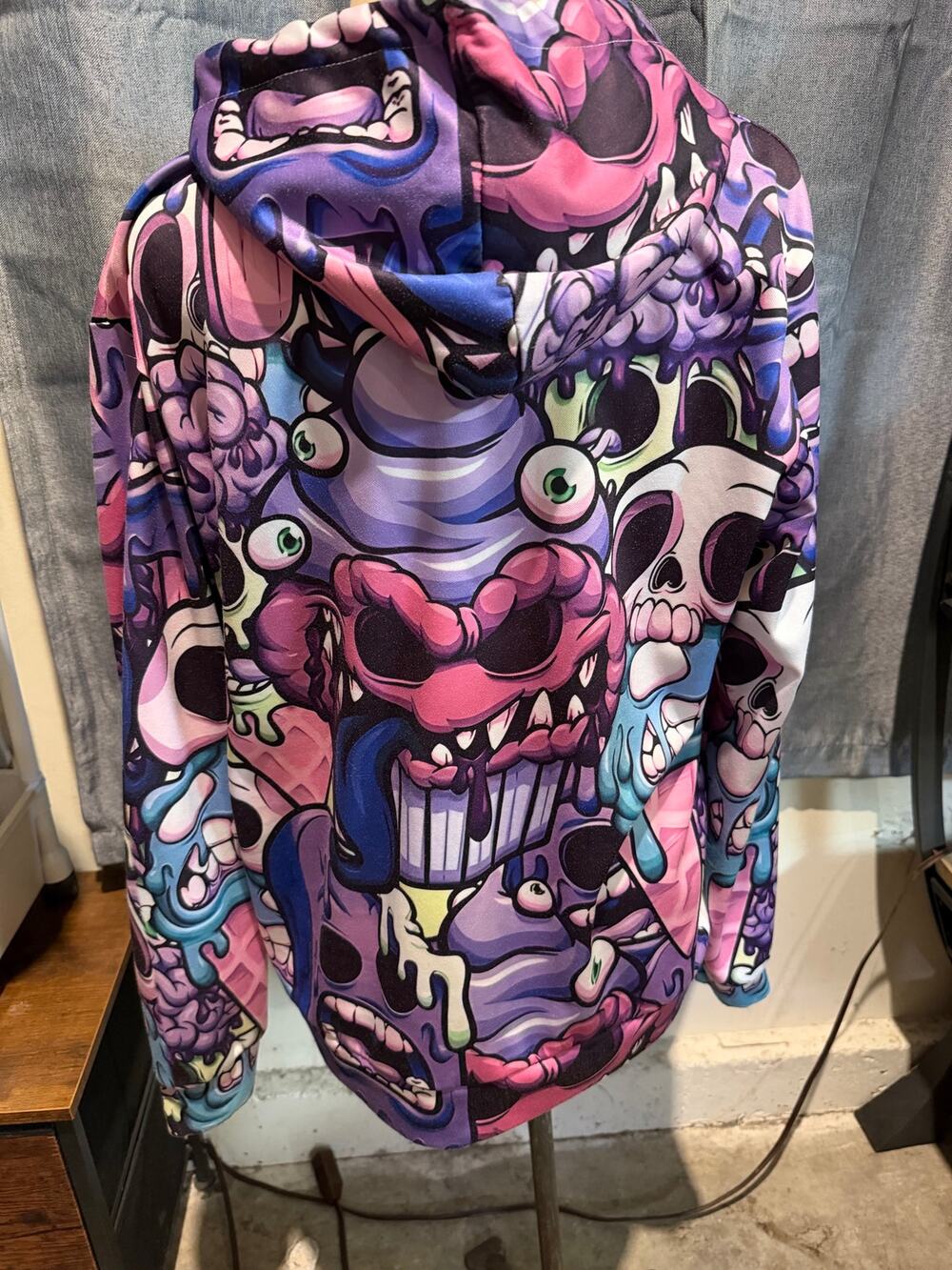 Colorful Abstract Graphic Hoodie – Purple Pink Blue Art Print – Size S